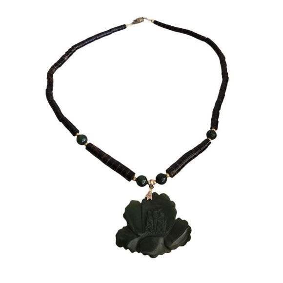 Vtg Carved Green Jade Flower Beaded Pendant Necklace 18” Coconut Shell Beads - Picture 3 of 10